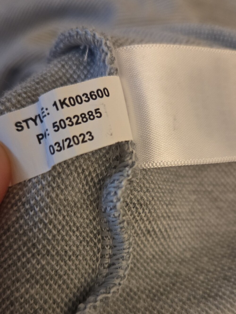 Vineyard Vines Men’s Heather Gray Half-Zip Pullover - Picture 8 of 8
